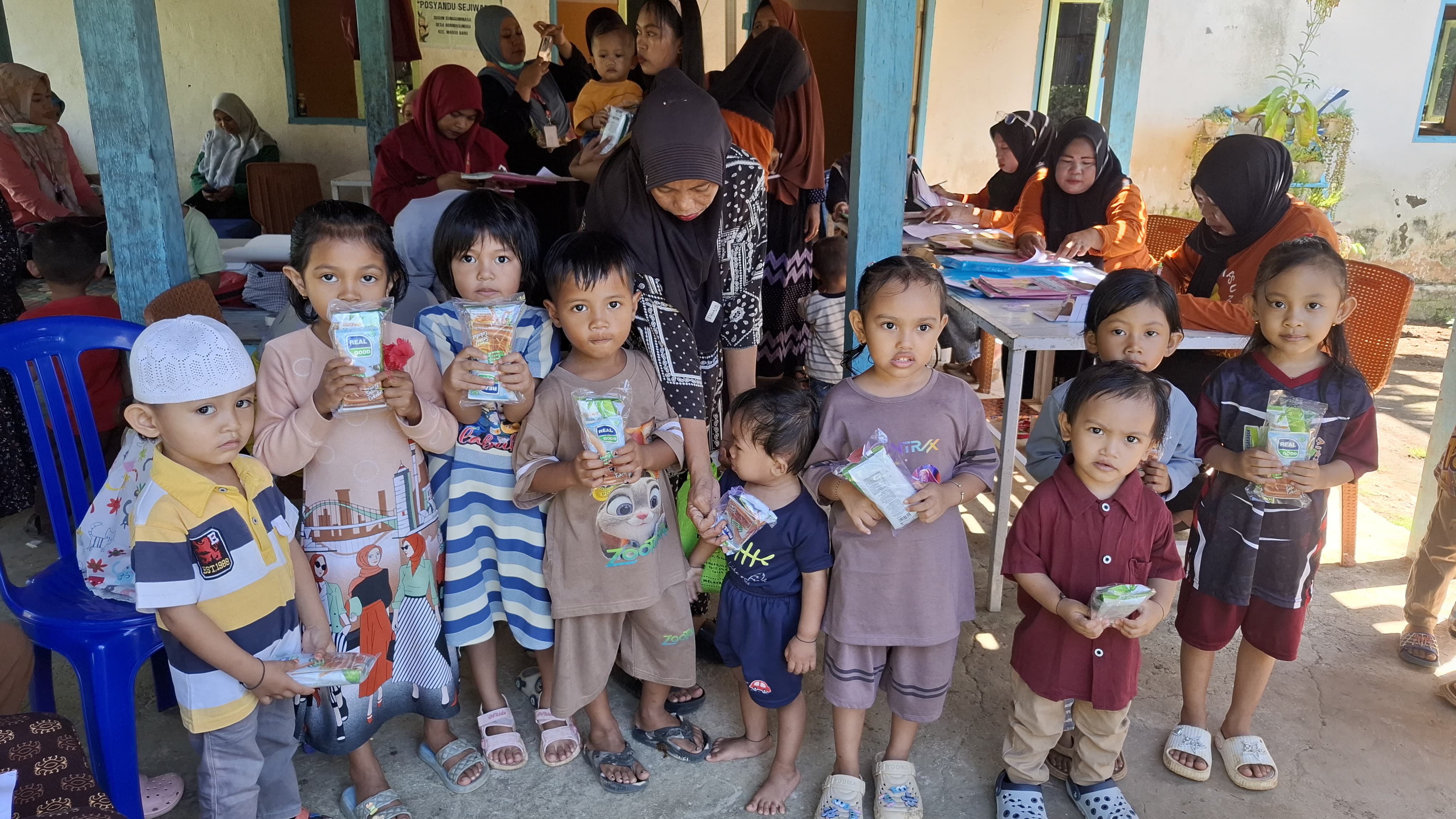 Puluhan Balita di Dusun Sungguminasa Ikuti Kegiatan Posyandu Bulanan